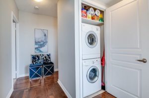 aménagement d'une buanderie dans un coin de la maison