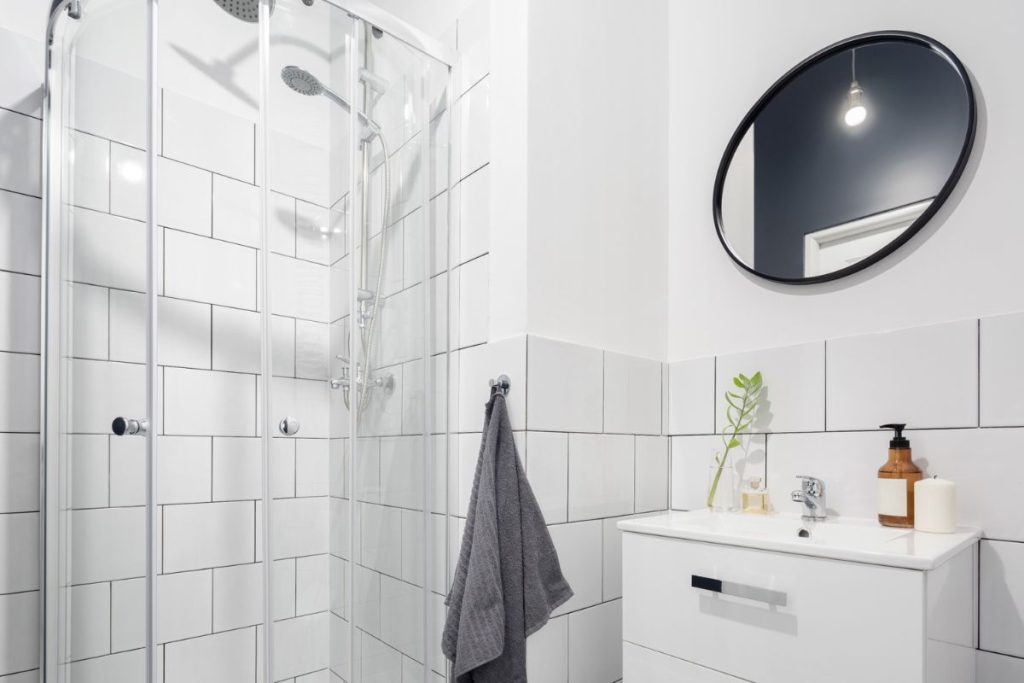 10-Pourquoi opter pour une cabine de douche dans une petite salle de bains