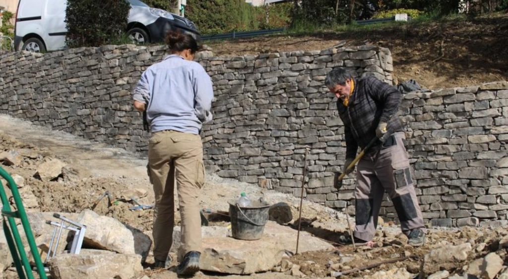 maçonnerie à pierre sèche